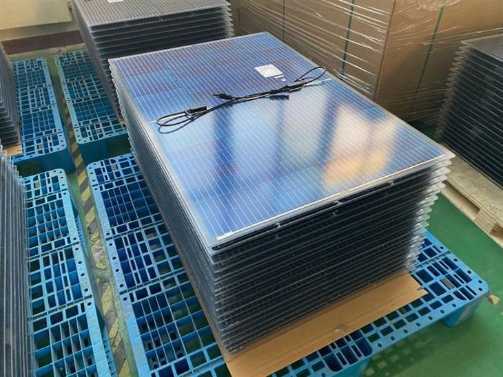 Dvostruka staklena solarna ploča